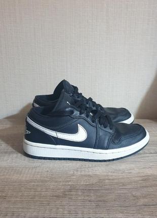 Кроссовки nike air jordan 1 low black white