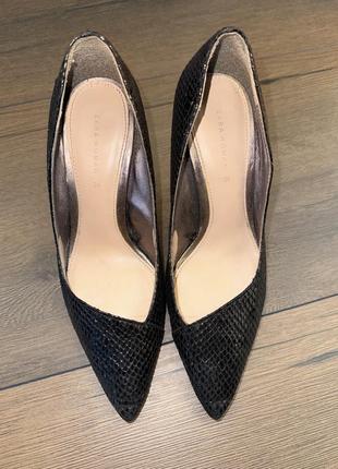 Туфлі лодочки zara