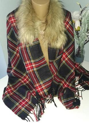 Брендовый теплый шарф пончо