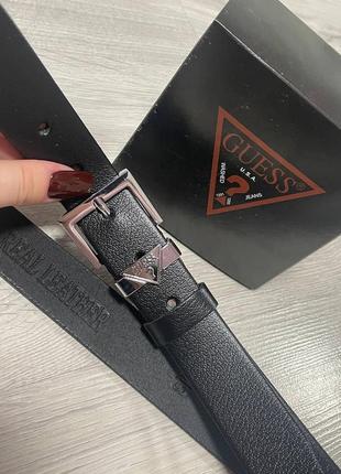 Кожаный ремень в стиле guess