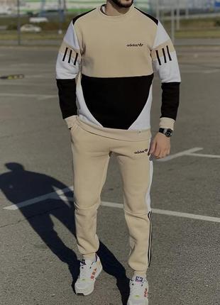 Зимний спортивный костюм adidas на флисе
