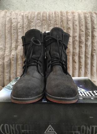 Замшевые сапоги от бренда tamaris