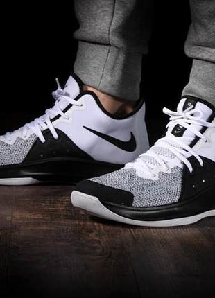 Nike air versitile price online