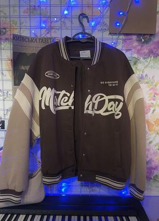 Бомбер bershka