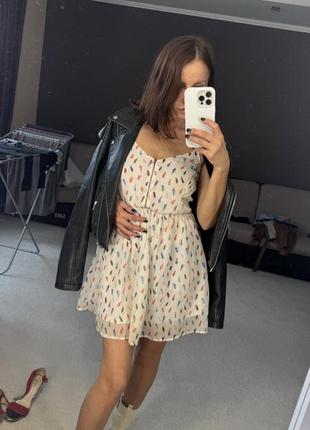 Сукня біла з малюнком bershka