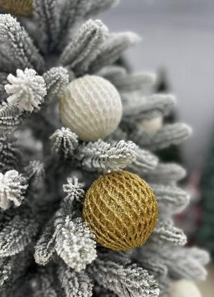 Новорічні кульки на ялинку / новорічні іграшки на ялинку