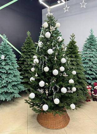 Новорічні кульки на ялинку / новорічні іграшки на ялинку