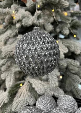 Новорічні кульки на ялинку / новорічні іграшки на ялинку