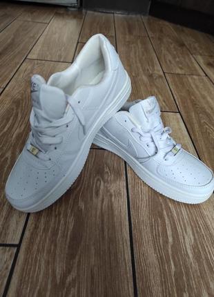 Кроссовки белые nike air force