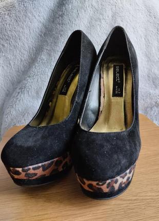 Туфлі замшеві тигрові на каблучці та підйомі select5 фото