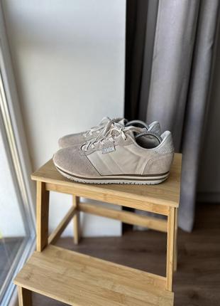 Женские кроссовки woden