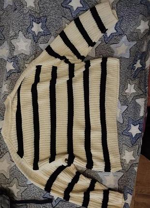 Вязаный, теплый свитер в полоску