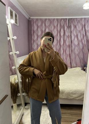 Пальто з бахрамою