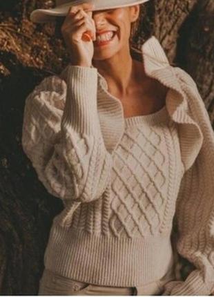 Укорочений светр із воланами h&m.