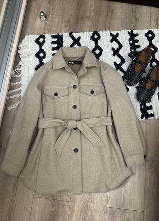 Теплая свободная рубашка/ пальто с поясом zara