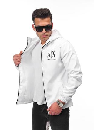 Белая куртка ветровка мужская в стиле armani