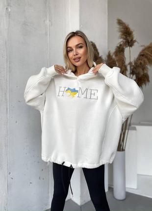 Объемный теплый худи с вышивкой