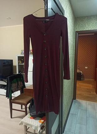 Вишнёвое платье