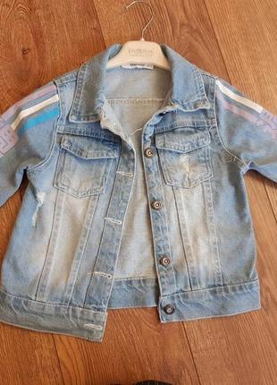 Джинсовая куртка для девушек на возраст 5-6 лет, состояние новой