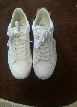 Продам кросівки,ф-ми zara