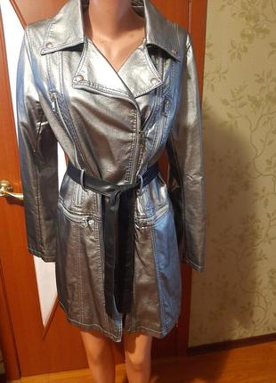 Продам шикарний тренч.