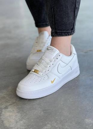 Женские кроссовки nike air force white