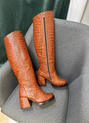 Чоботи жіночі