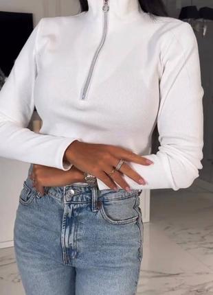 Теплый лонгслив на молнии в цветах