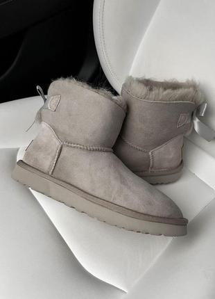 Женские угги ugg mini bailey bow light grey