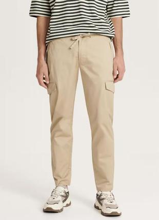 Брюки reserved slim fit в стиле карго бежевые s carrot