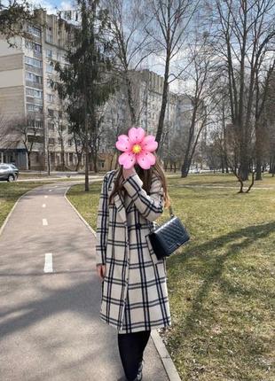 Пальто в клетку с поясом