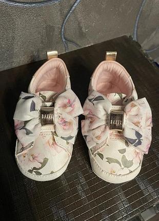 Нарядное платье 9-12 месс. ted baker 10