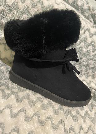 Сапожки типа угги.