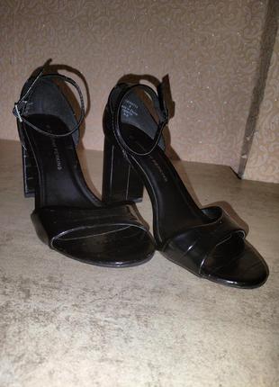 Босоножки бренда dorothy perkins р.382 фото
