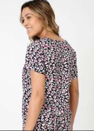 Пртємна на дотик вільна блуза