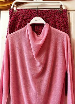 Рожевий комплект "morgan": спідниця в дрібні квіти та джемпер з драпіруванням