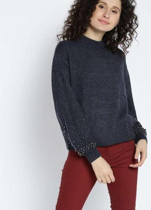 Красивый свитерик с бусами