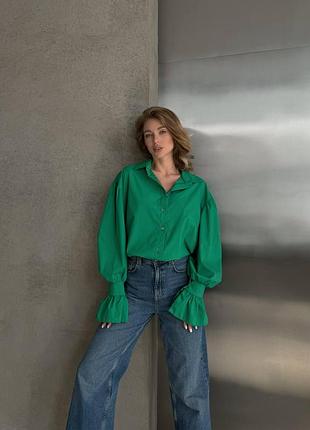 Стильна сорочка з рукавами воланами зелена стильня рубашка с рукавами воланами зеленая
