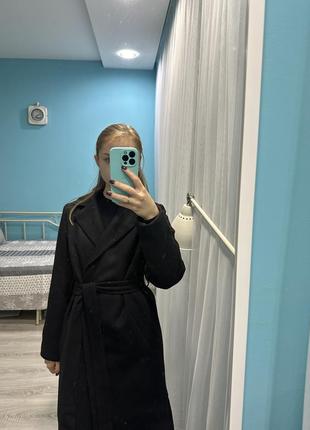 Черное зимнее пальто халат длины макси
