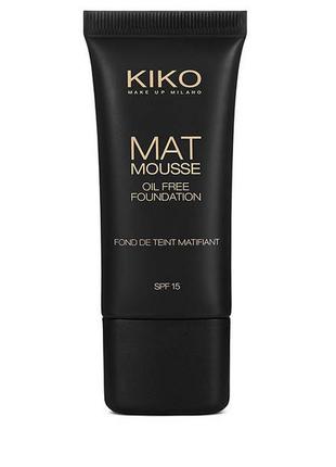 Mat mousse,kiko milano.