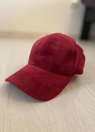 Жіноча кепка