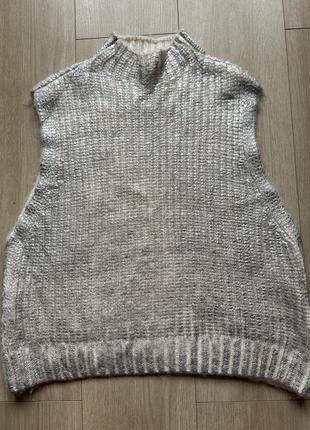 Теплая безрукавка