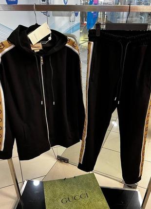Мужской костюм в стиле gucci