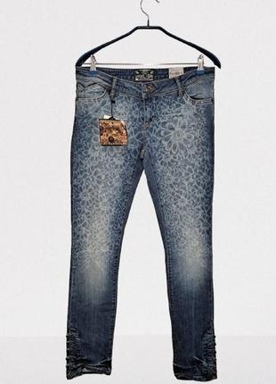 Джинсы bershka