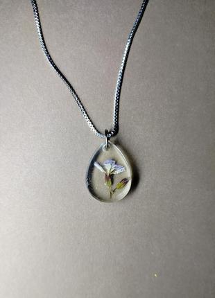 Кулон из эпоксидной смолы