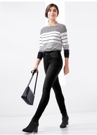 Круті джинси з еластичними бічними вставками на поясі, тсм чибо. 38 евро