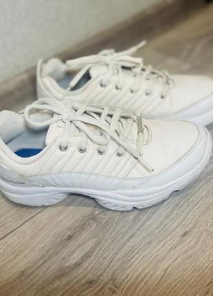 Жіночі кросівки reebok, розмір 37, довжина устілки 23,5 см