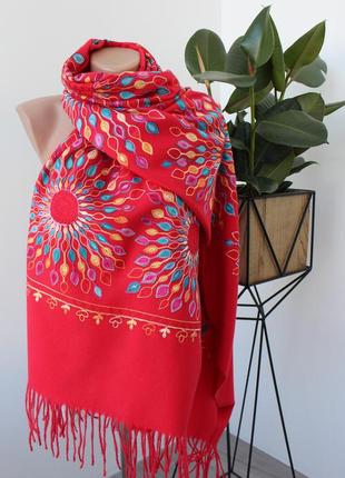 Кашеміровий шарф з шовковою вишивкою у червоному кольорі 133015
