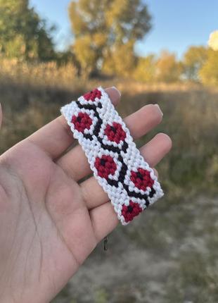 Браслет с цветами плетеный фенечка