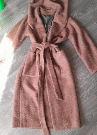 Модное пальто с поясом и капюшоном2 фото